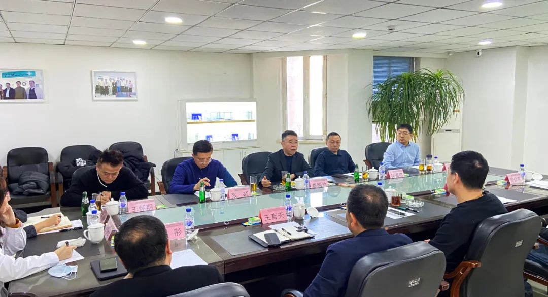 天津中醫(yī)藥大學(xué)第二附屬醫(yī)院黨委副書記、院長雒明池一行到吉林中科干細胞調(diào)研