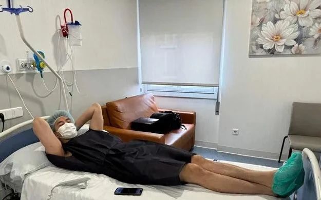 郭艾倫在社交媒體上曬出了自己在西班牙一家私人診所接受治療 郭艾倫在社交媒體上曬出了自己在西班牙一家私人診所接受治療