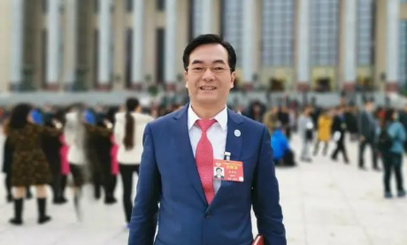 全國政協(xié)委員陳海佳建議，打造粵港澳大灣區(qū)全球干細胞科技創(chuàng)新高地，推動我國生物醫(yī)藥產(chǎn)業(yè)高質(zhì)量發(fā)展。