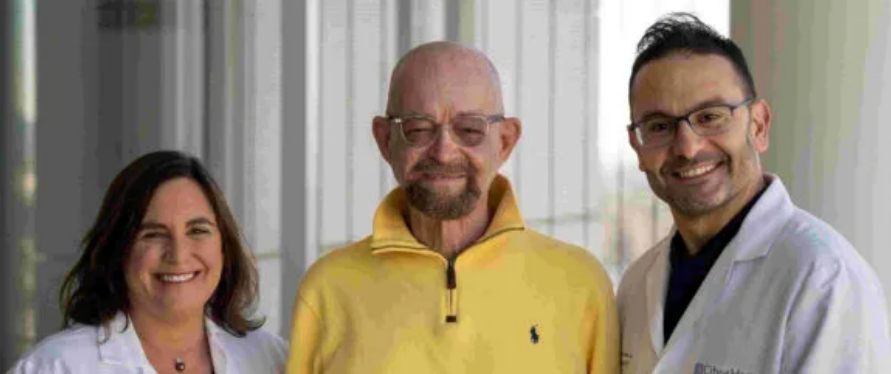 圖:埃德蒙茲(中)第五個接受干細胞移植的HIV患者 圖:埃德蒙茲(中)第五個接受干細胞移植的HIV患者