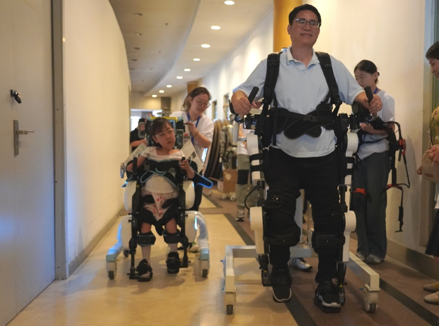 輕量化外骨骼系統 輕量化外骨骼系統